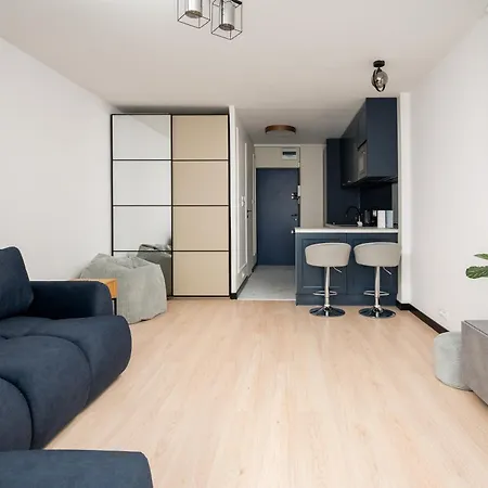 Plac Dabrowskiego Navy By Bookinghost Apartamento Varsóvia