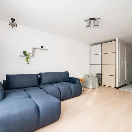 Plac Dabrowskiego Navy By Bookinghost Apartamento *